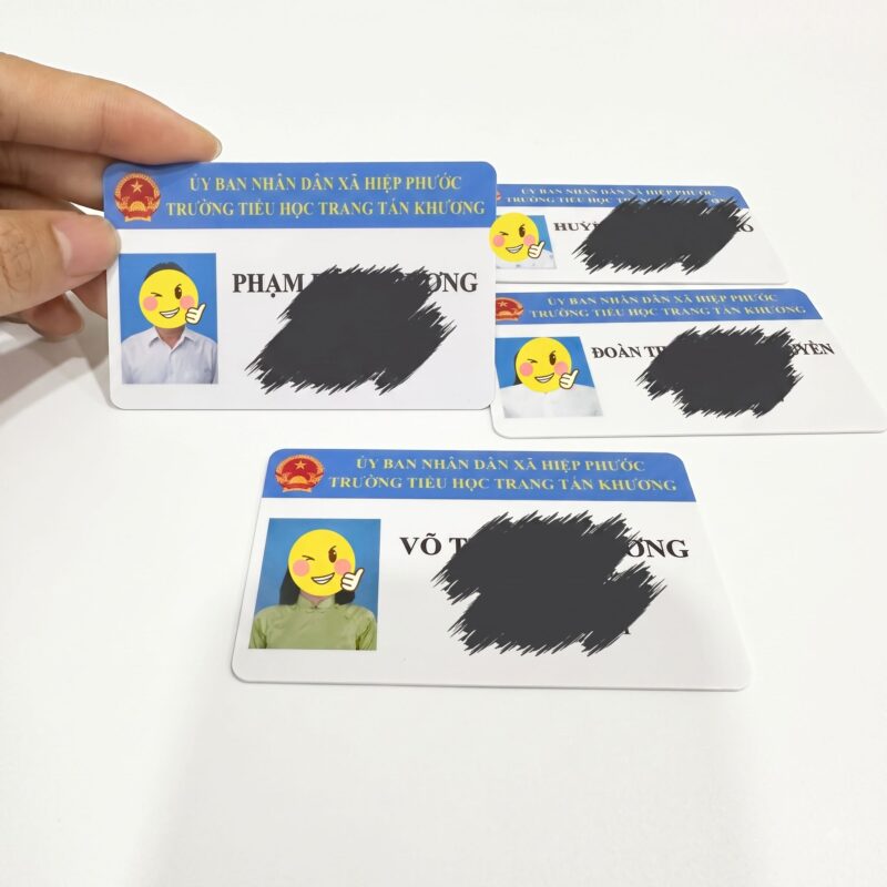 Mẫu thẻ đeo giáo viên theo yêu cầu